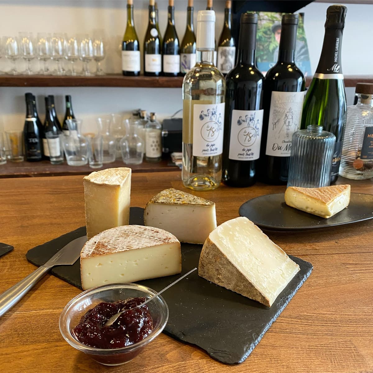 Paris: Cheese and Wine Tasting Experience