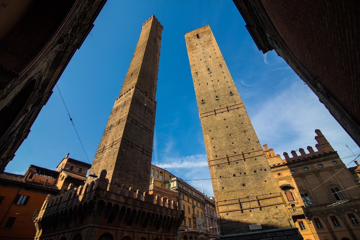 From Florence to Bologna: Walking Tour, Archiginnasio and Lambrusco