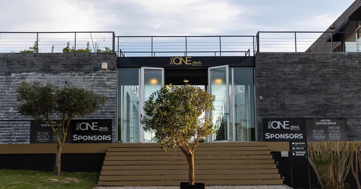 The One Hills Lisbon City Golf - Driving Range 50min VIP BOX
