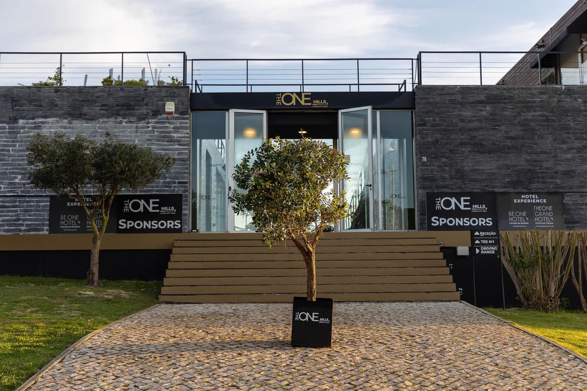 The One Hills Lisbon City Golf - Driving Range 50min VIP BOX