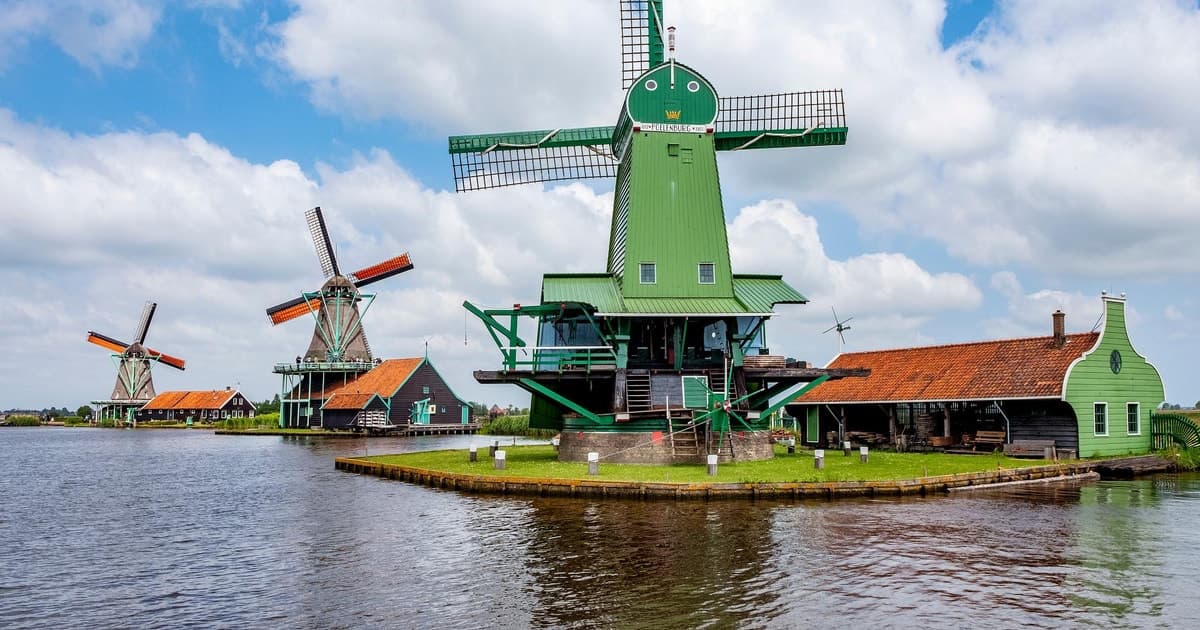 Amsterdam: Zaanse Schans, "Lego Houses" & Volendam
