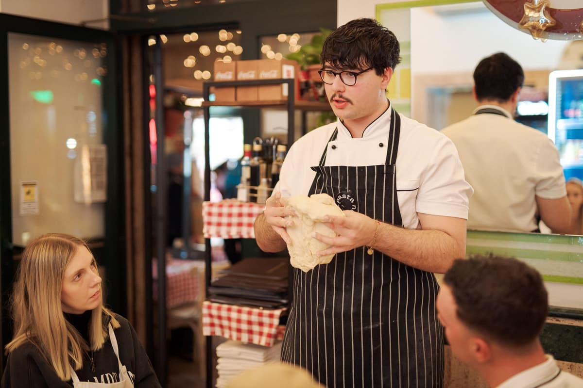 Rome: Neapolitan Pizza Cooking Class in Rome with Drinks