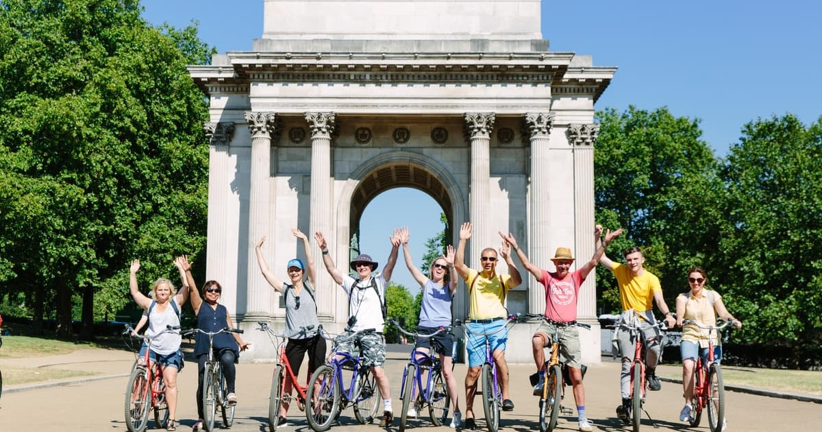 London Package: Royal Bike Tour with River Thames Cruise