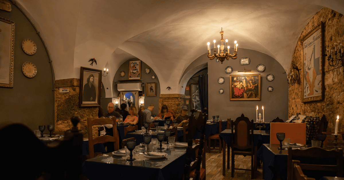 Lisbon - Fado Concert with Portuguese Dinner