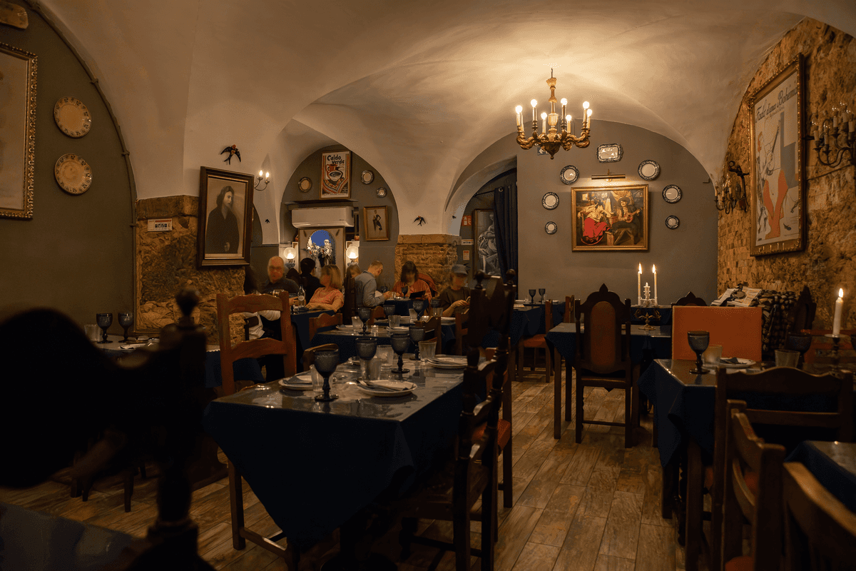 Lisbon - Fado Concert with Portuguese Dinner