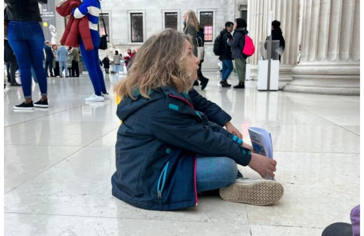 Paris: Louvre Museum Private Family Tour for Kids