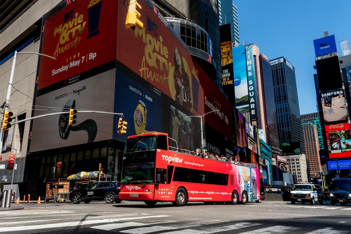 NYC: Hop-On Hop-Off Downtown & Uptown Sightseeing Tour