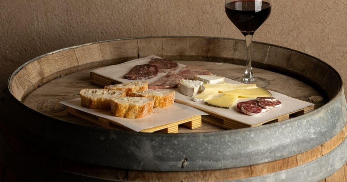 Barcelona: Gourmet Wine Pairing with Catalan Tapas
