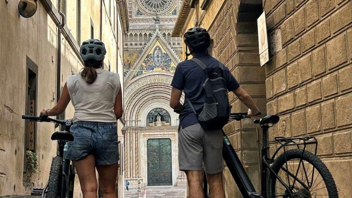 Orvieto & Civita E-Bike Tour w/ Private Transfer from Rome