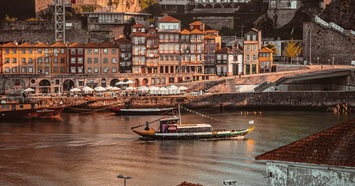 Porto: Explore 6 Iconic Bridges on an Authentic Rabelo Boat