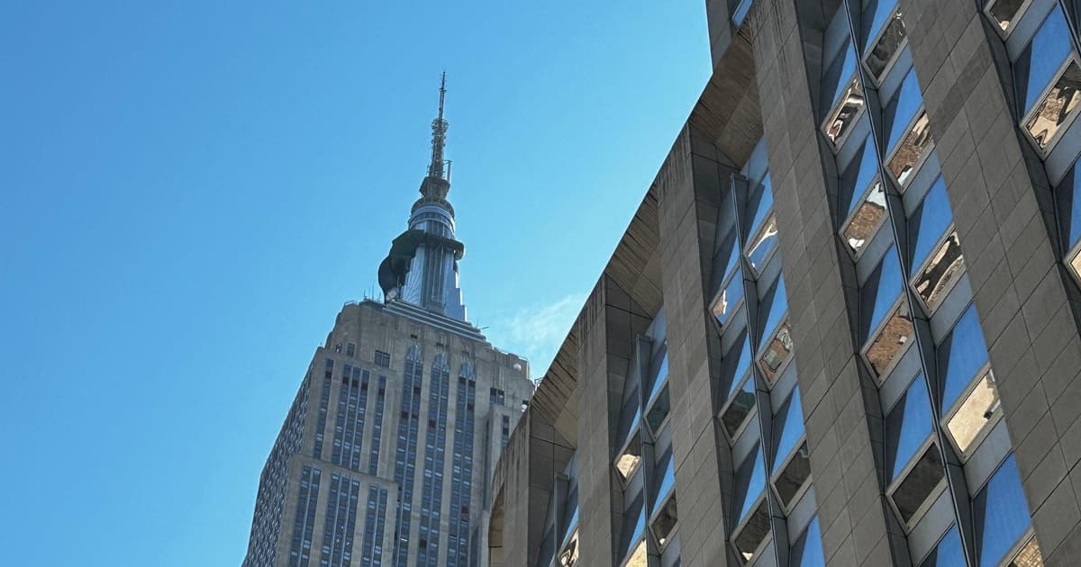 NYC: Midtown Skyscrapers & Times Square Walking Tour