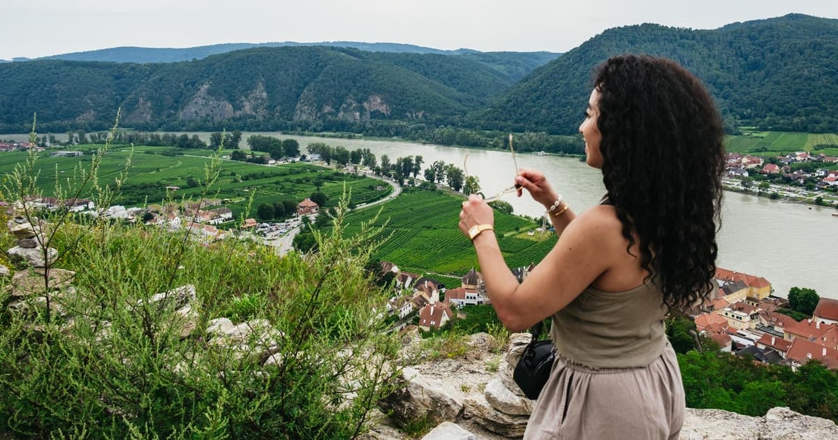 From Vienna: Wachau Valley Day Tour with Wine Tasting