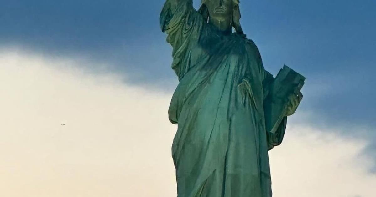 NYC:Statue Of Liberty & Eliss Island Tour With Hotel Pick-Up