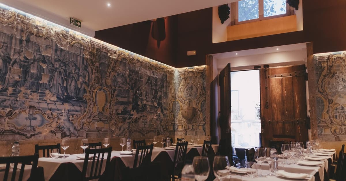 Lisbon: Fado Night with Dinner in a Typical Fado House