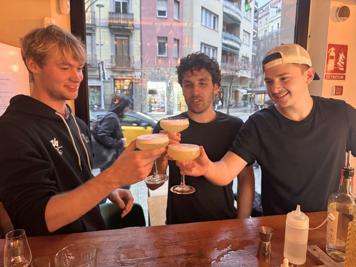 Barcelona: Sangria & Cocktail Making Class with Tapas