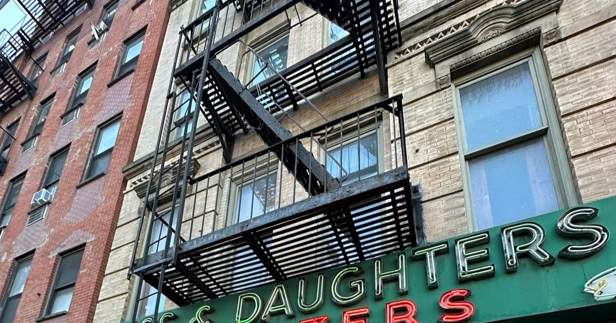 NYC: Lower East Side Walking and Food Tasting Tour