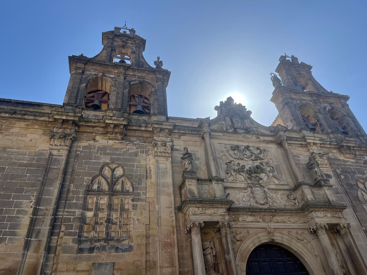 VISITA GUIADA A ÚBEDA: Visita Úbeda con entradas a monumentos incluidas.