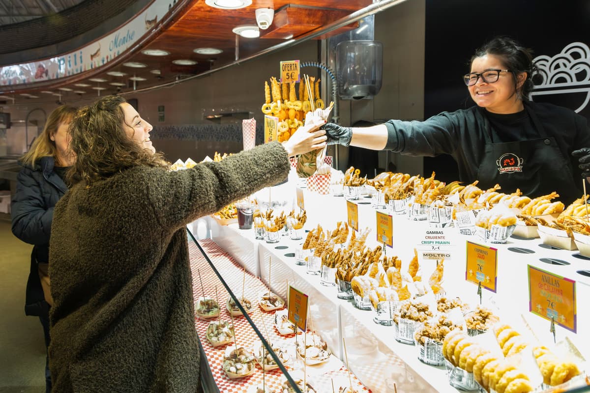 Barcelona: Boqueria & Local Markets Food Tour
