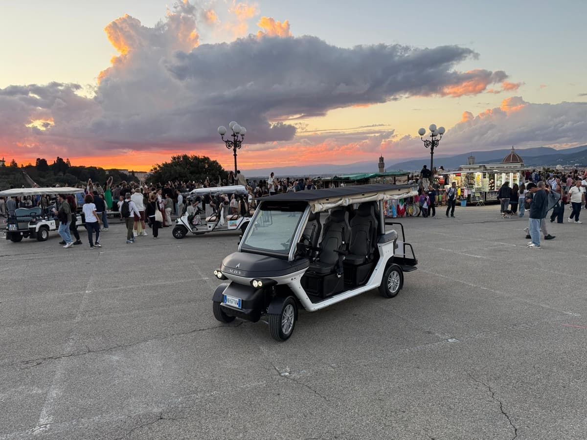 Golf cart tour of the hills of Florence and Piazza Michelangelo
