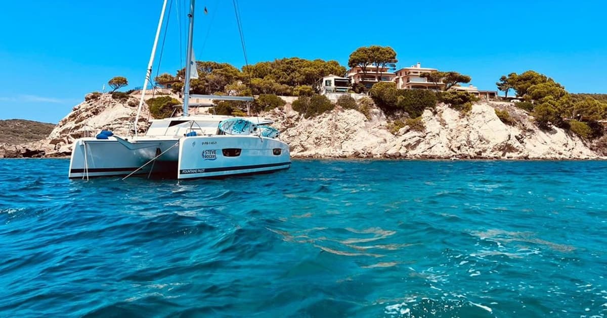 Palma: tour en catamarán de lujo con tapas y bebida de bienvenida
