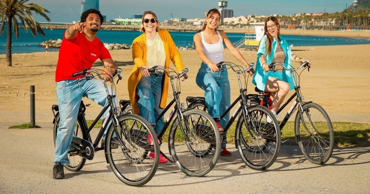 Barcelona: City Highlights Bike Tour