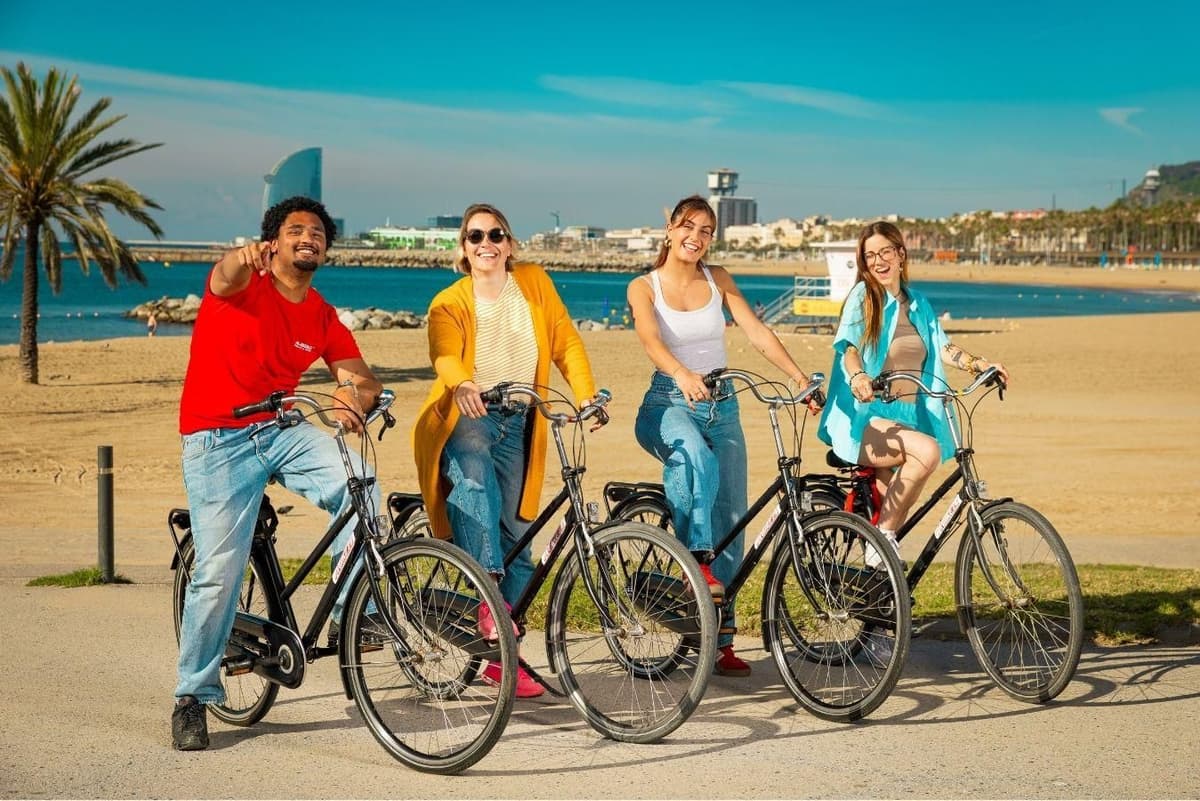 Barcelona: City Highlights Bike Tour