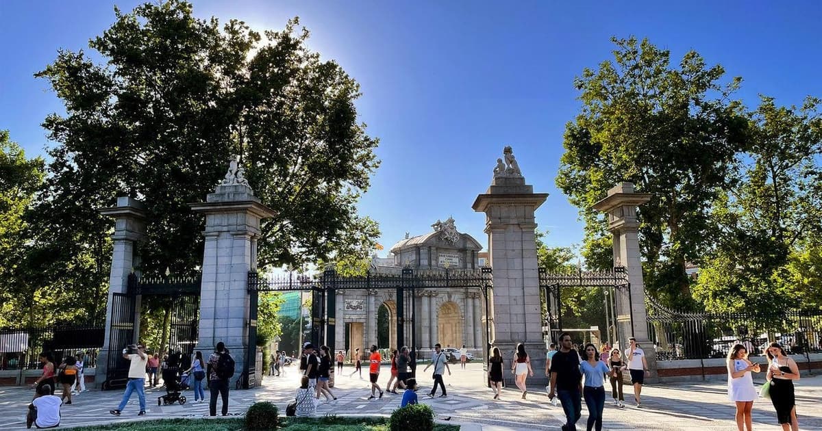 Madrid: tour a pie por los jardines reales y los secretos del parque del Retiro