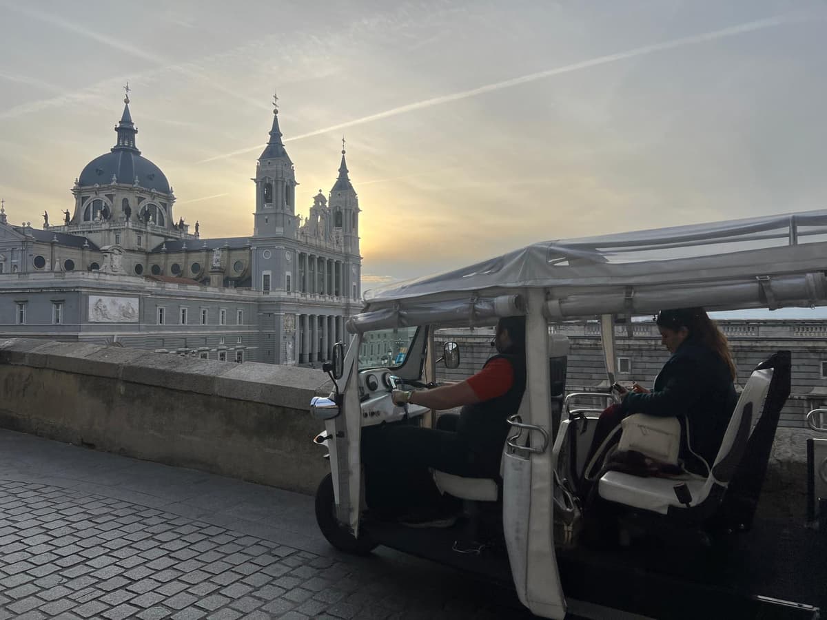 Madrid: Highlights City Tour by Electric Tuk Tuk