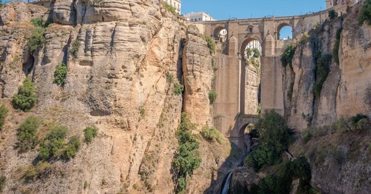 Málaga: tour por Ronda y Setenil con tiempo libre y tren lanzadera