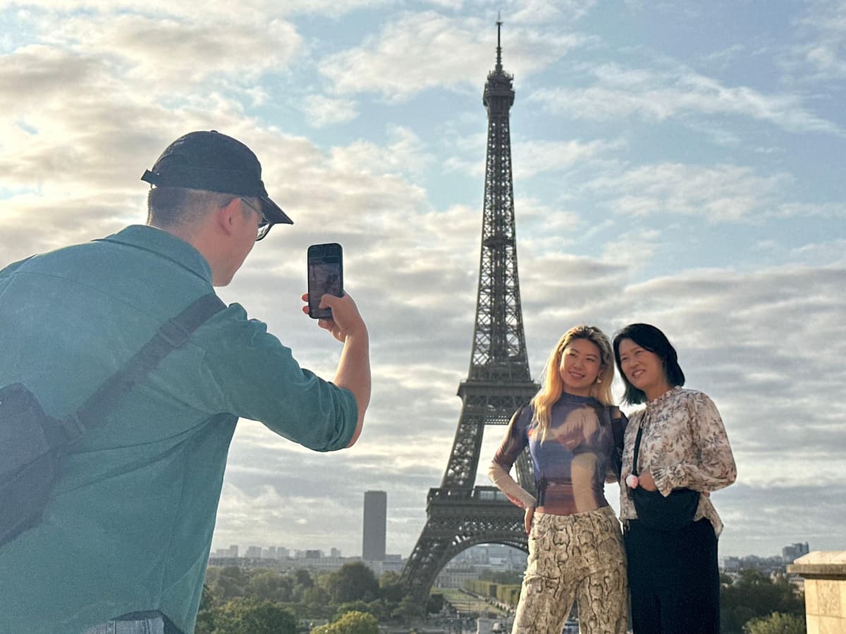 Paris: Eiffel Tower Summit Ticket and Guided Tour