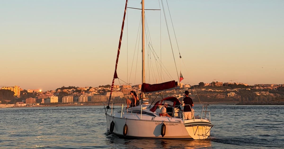 Porto: Douro River Cruise with Wine Tasting & Sunset Option