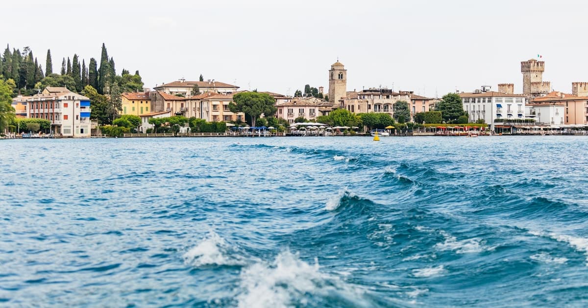 From Milan: Verona, Sirmione & Lake Garda PRIVATE Cruise