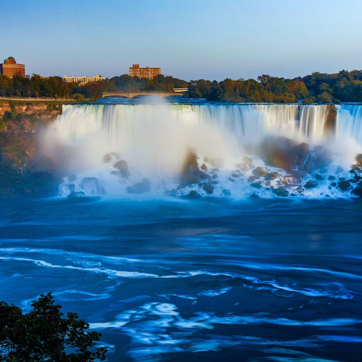 From New York City: Niagara Falls Guided Tour