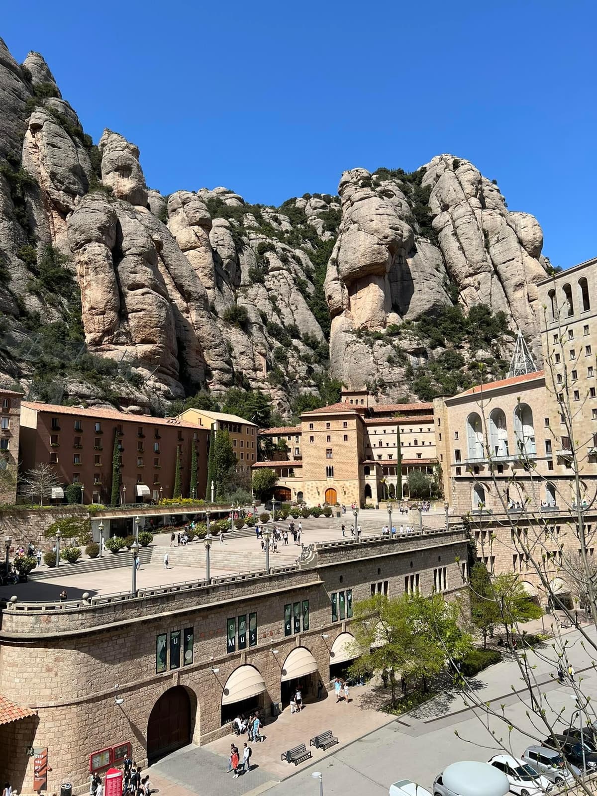 Montserrat: Polish Guided Tour from Barcelona