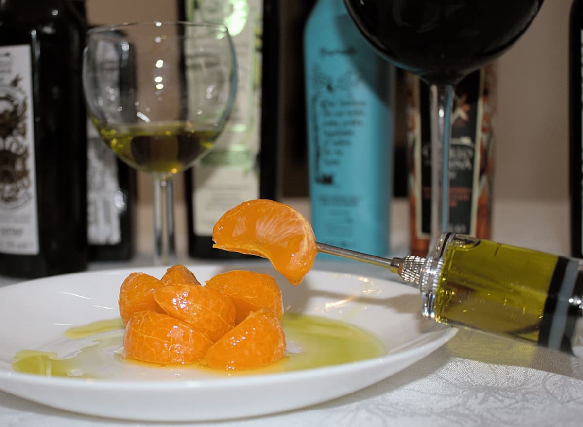 Madrid Immersive Olive Oil Tasting with Wine Pairing & Tapas