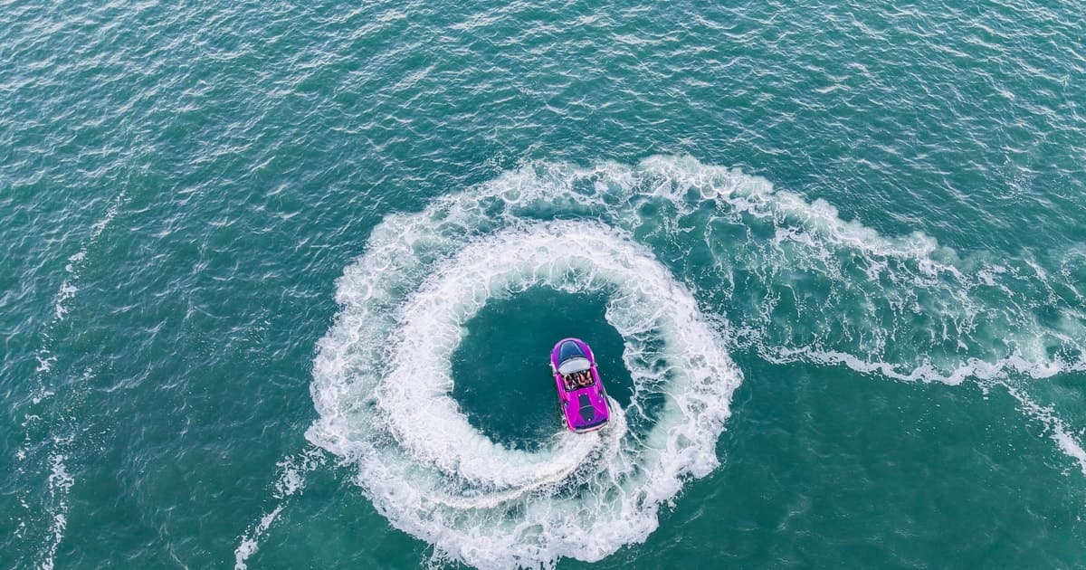 JetCar en Miami Beach y paseo en barco gratuito + 250 USD a pagar en el momento del registro