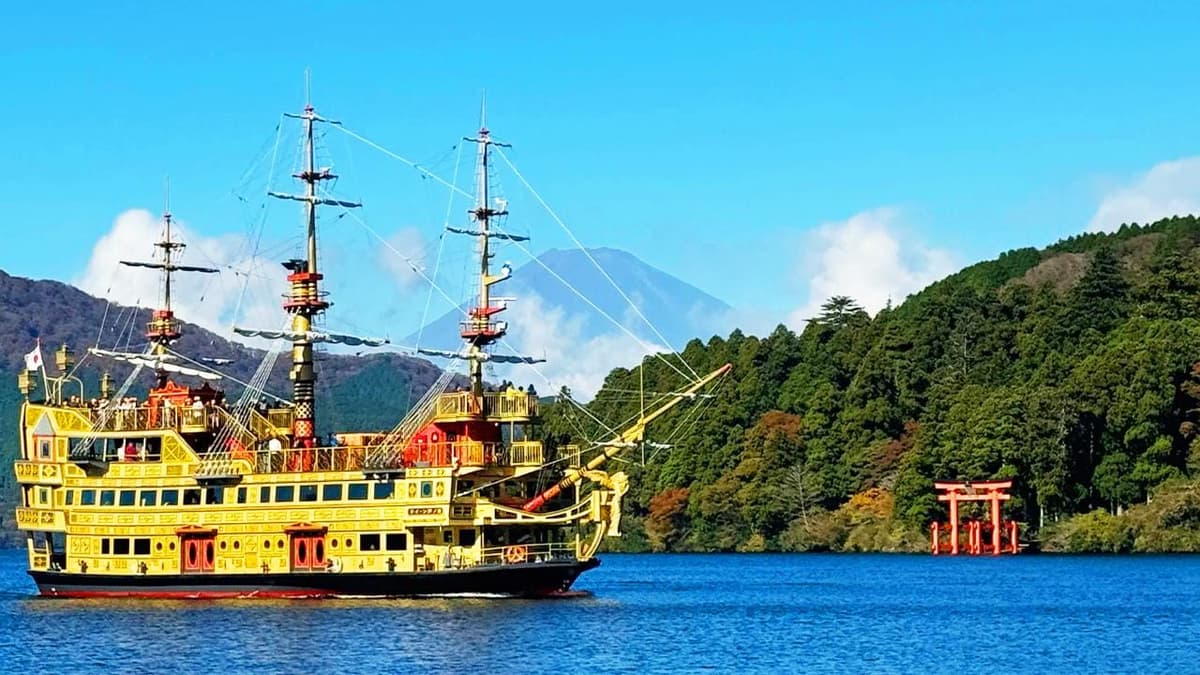 From Tokyo to Mt.Fuji Hakone: Ropeway,Lake Ashi and Volcano