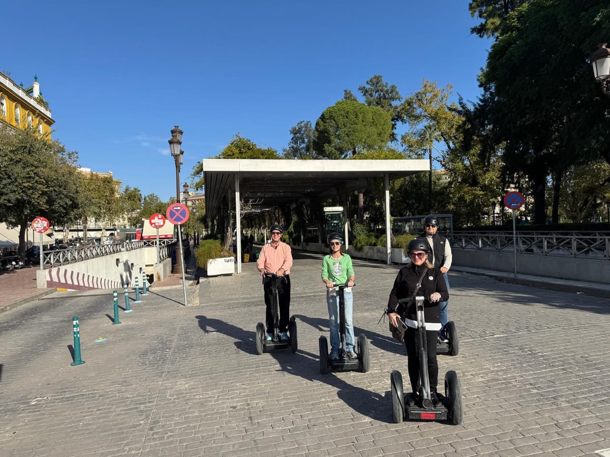 Sevilla: Segway tour de 90 min. y crucero por el Guadalquivir en 60 min.
