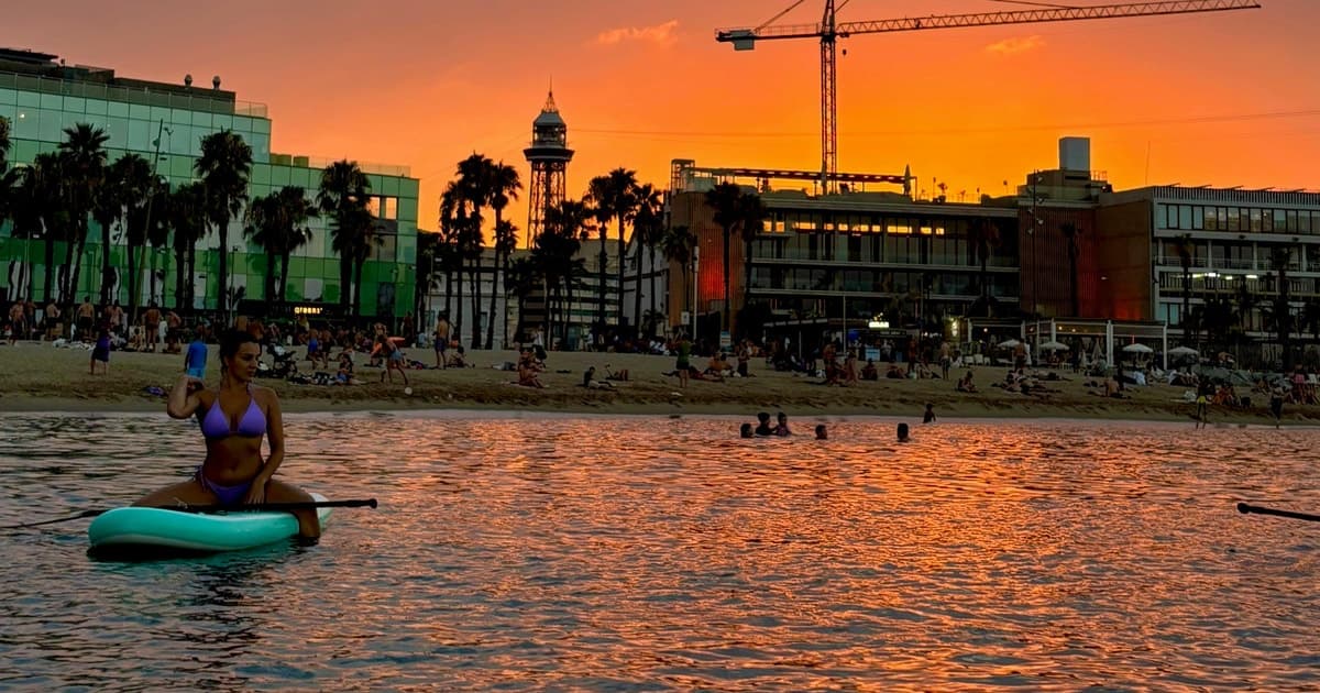 Barcelona: Sunset: salida en paddle surf + profesor + fotos