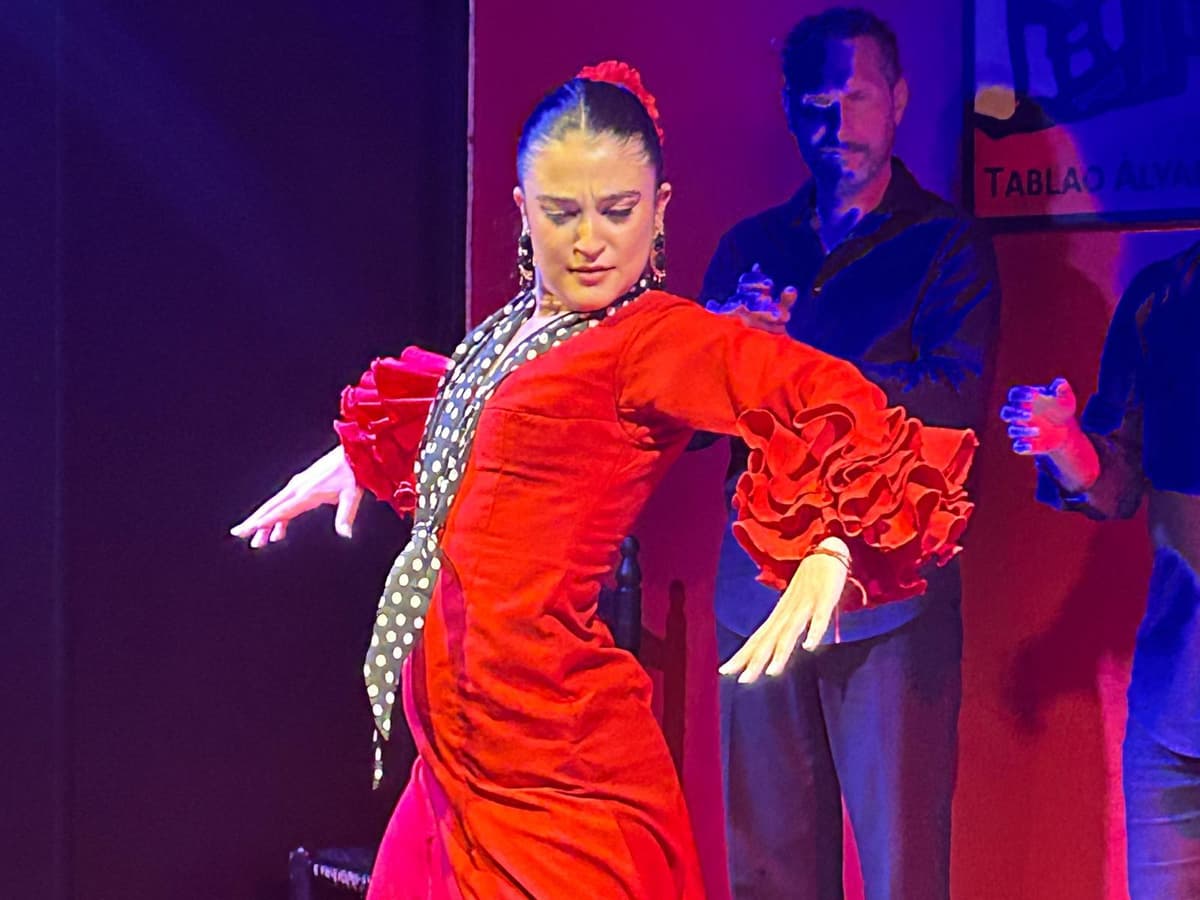 Sevilla: Flamenco Show at Tablao Álvarez Quintero