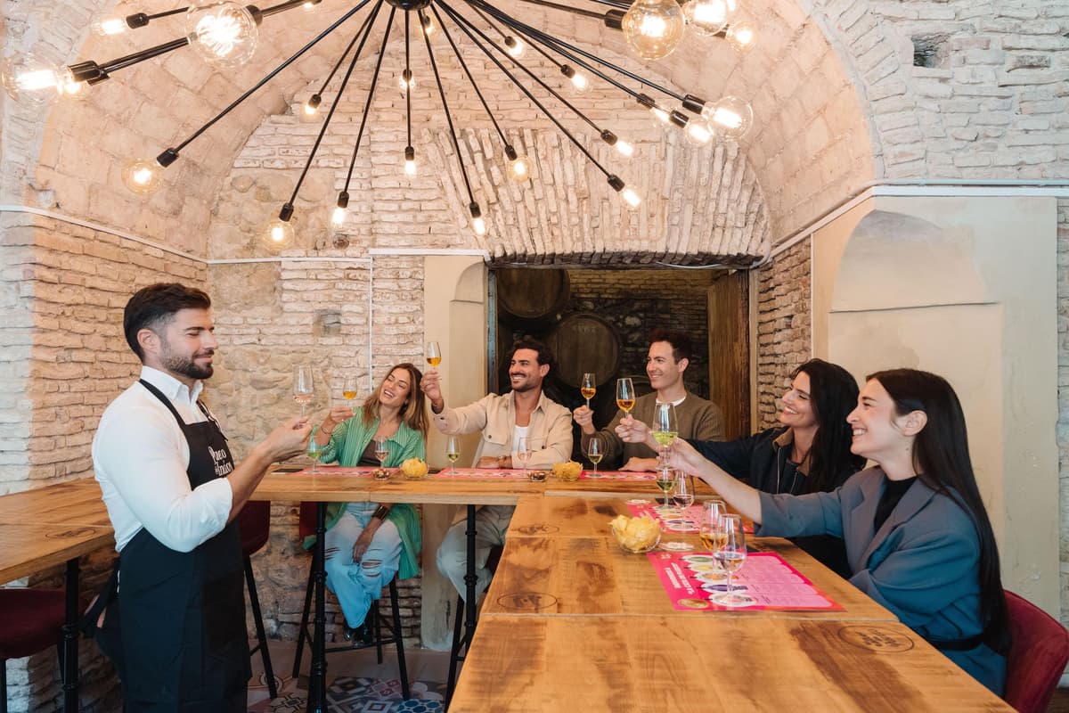 Sevilla, Carmona: Puerto de Indias Distillery tour with gin tasting