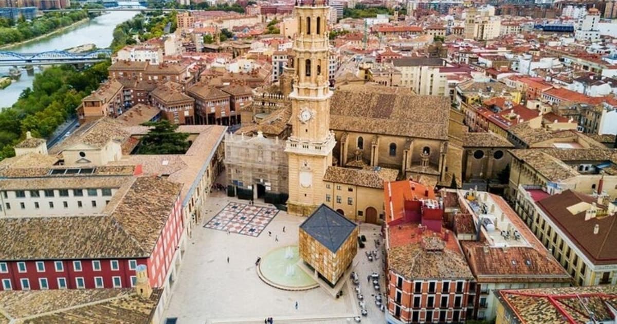 Zaragoza : Visita privada a pie personalizada con guía local