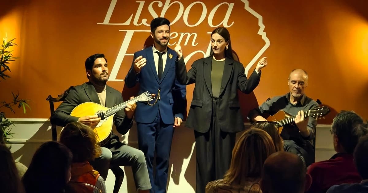 Lisbon: Live Fado & Port Wine at The Historic Lisboa em Fado