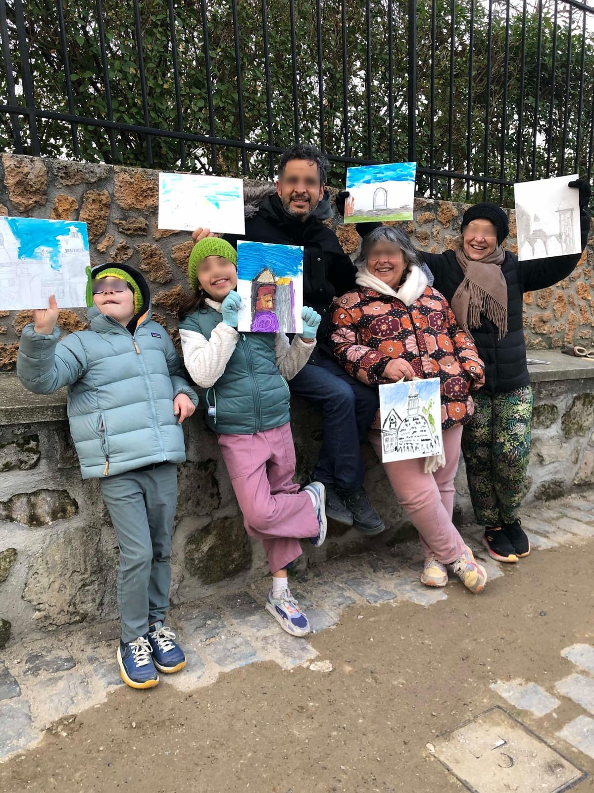 Montmarte painting session and walking tour for kids !