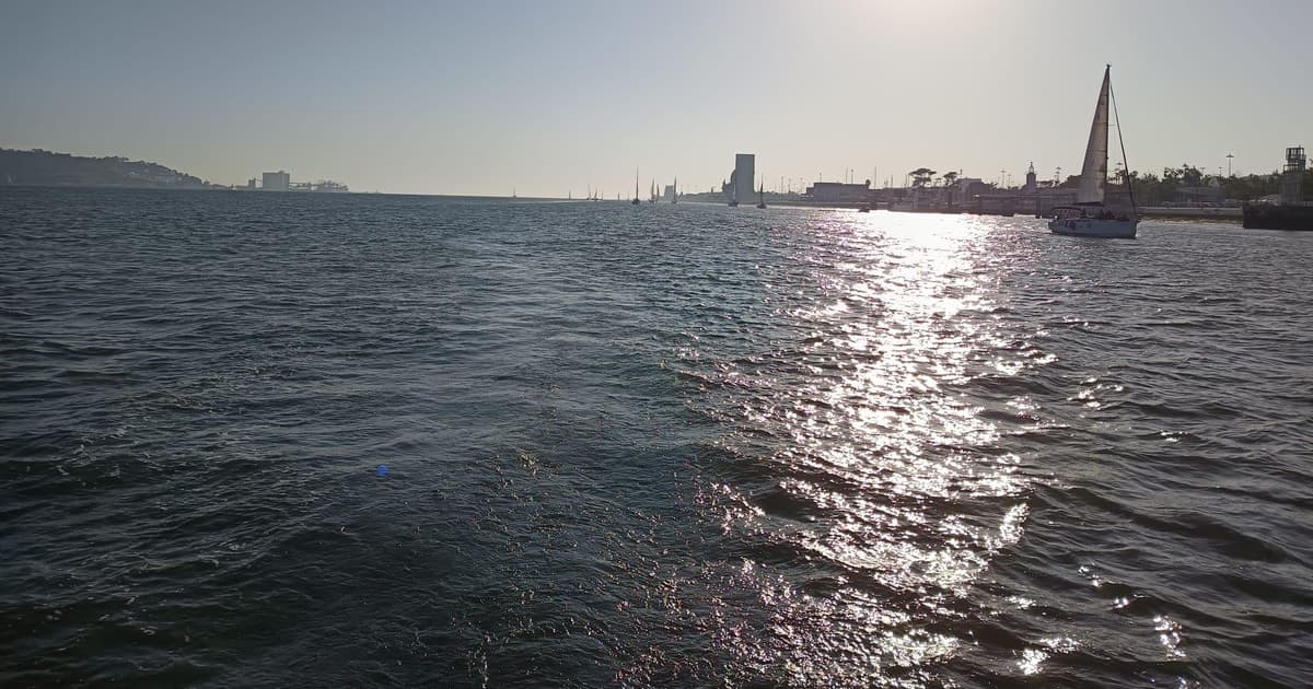 Lisbon: Sunset Sailing Tour with Views of Belém Tower