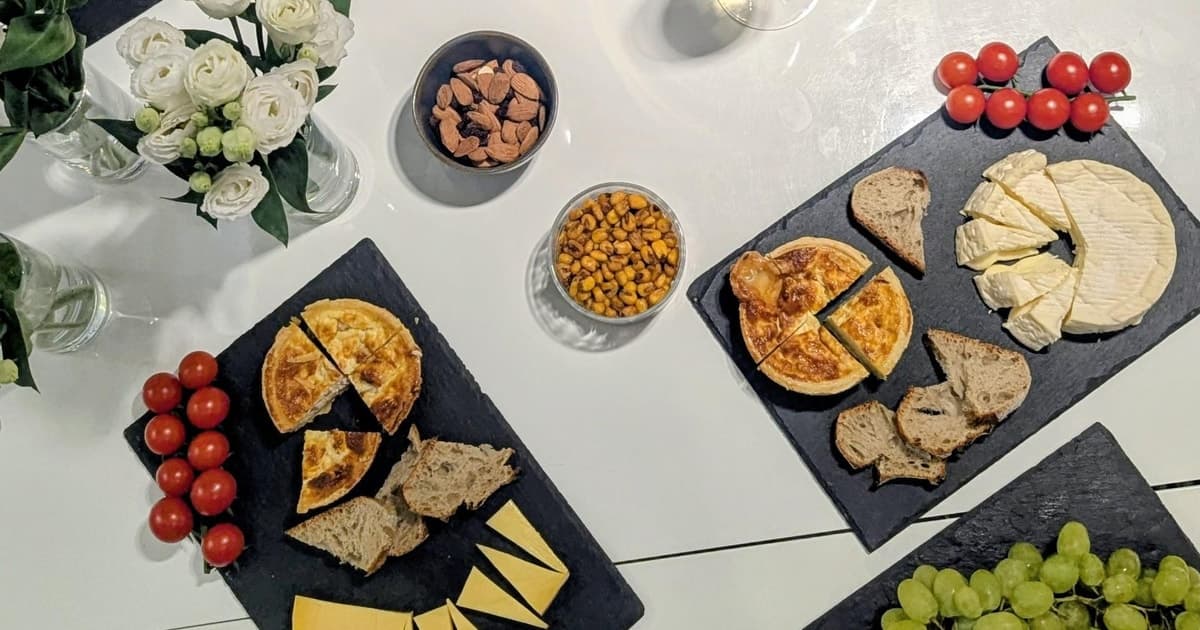 Paris: Île Saint-Louis - Lunch and Tips in an art gallery