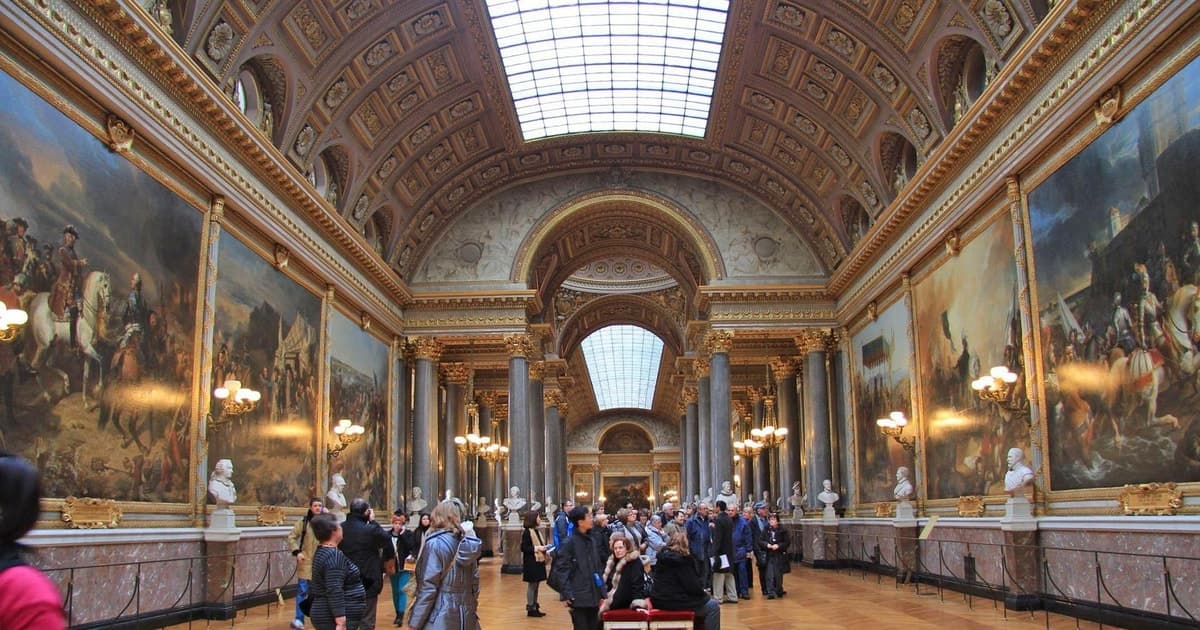 Versailles Skip-the-Line Guided Tour with Garden Access