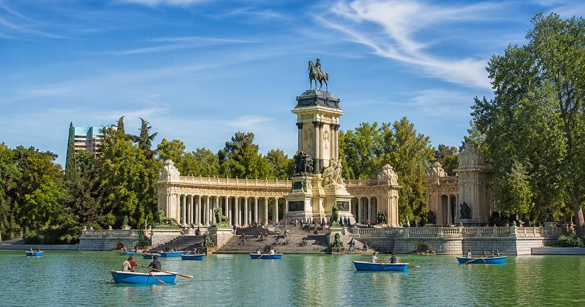 Visita privada al Parque del Retiro con guía experto en arte