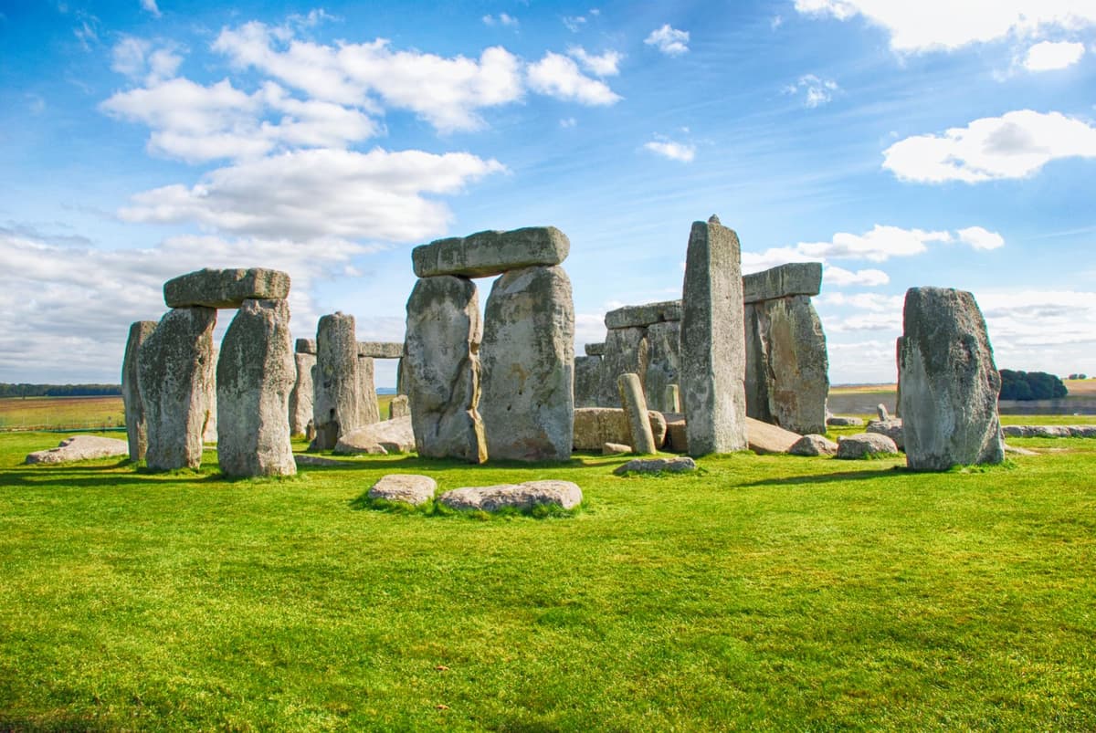 From London: Extended Visit to Windsor Castle and Stonehenge