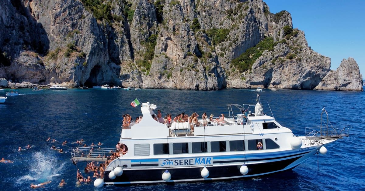 Capri: crucero azul con guía desde Sorrento, C. Stabia y Seiano.